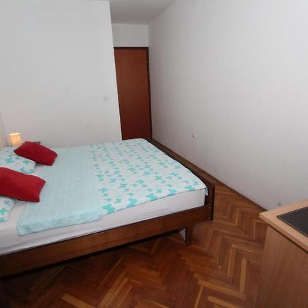 Apartment Albert โรวีน ภายนอก รูปภาพ