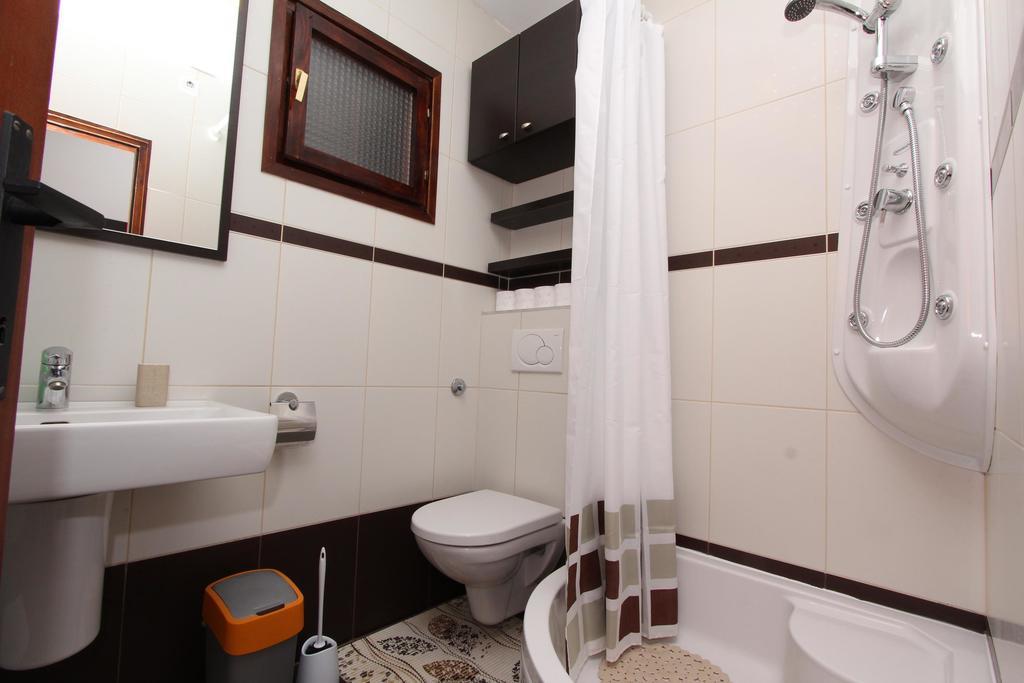 Apartment Albert โรวีน ภายนอก รูปภาพ