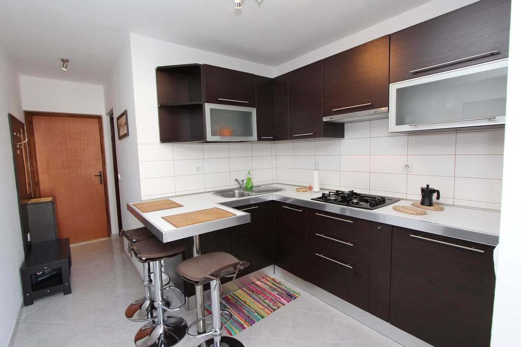 Apartment Albert โรวีน ภายนอก รูปภาพ
