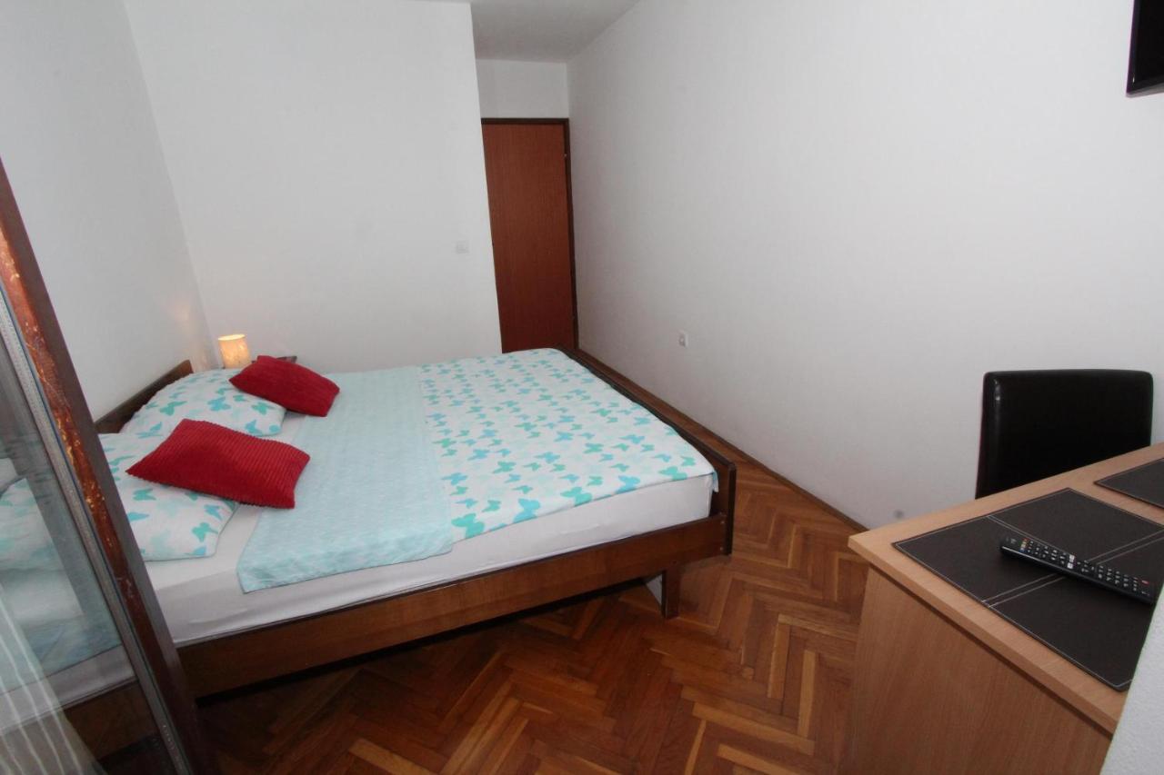 Apartment Albert โรวีน ภายนอก รูปภาพ